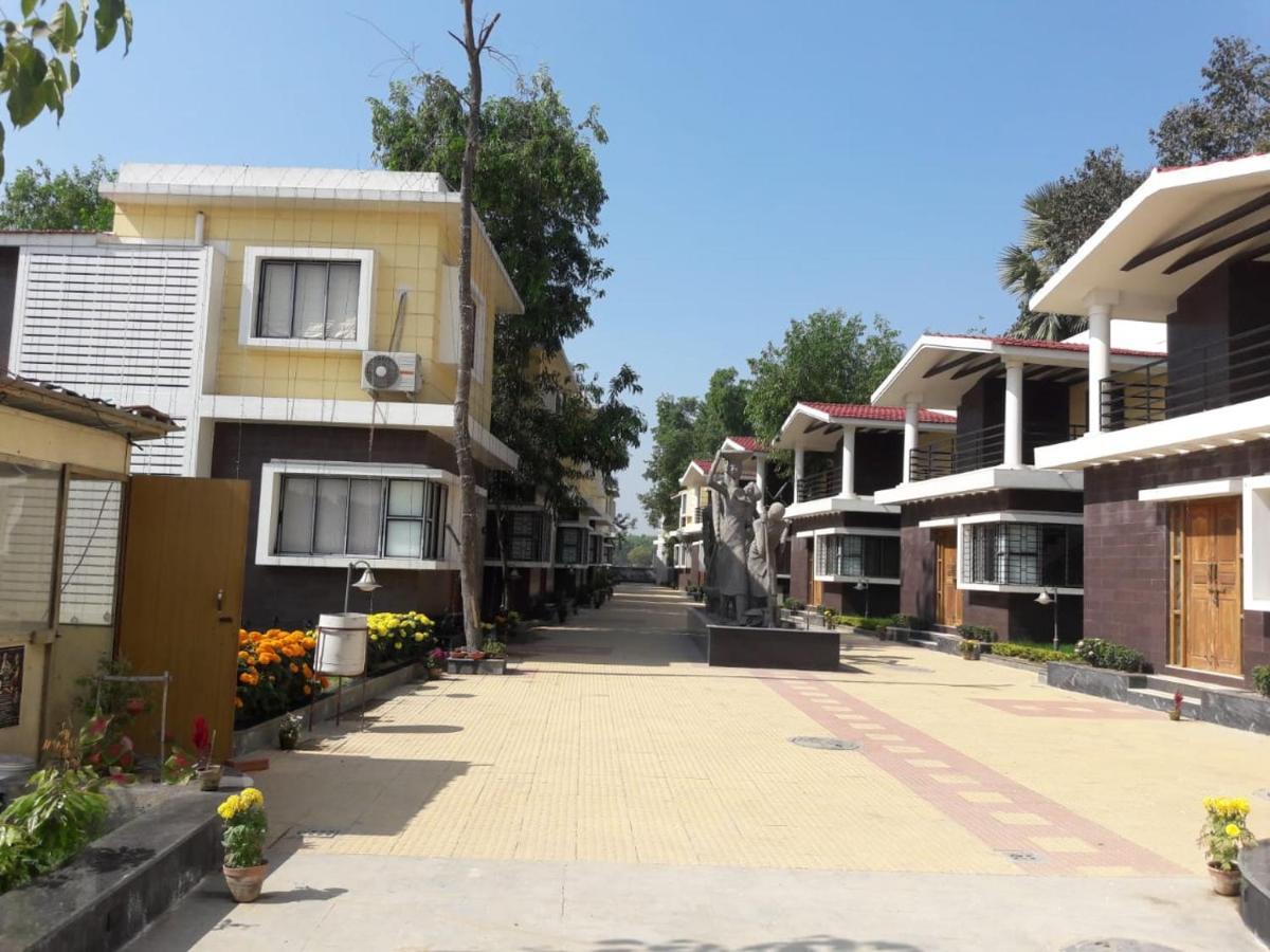 Panthashala Santiniketan Hotel Sri Niketan Bagian luar foto