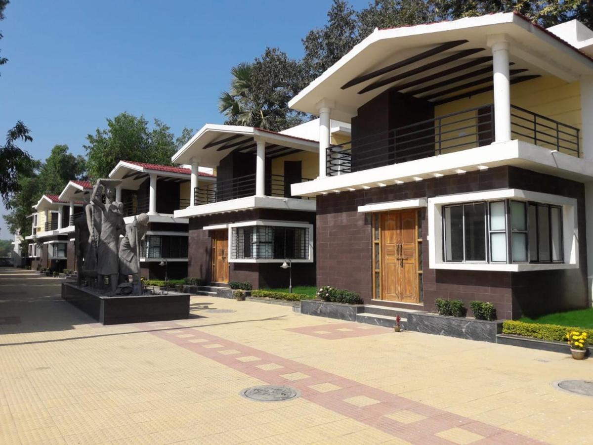 Panthashala Santiniketan Hotel Sri Niketan Bagian luar foto